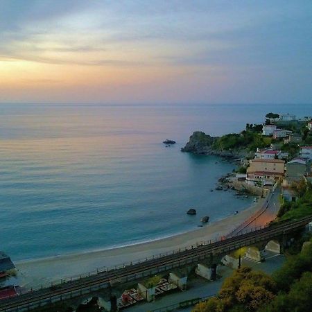 Hotel Club Cala Longa Montauro Екстериор снимка