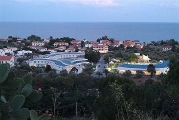 Hotel Club Cala Longa Montauro Екстериор снимка