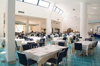 Hotel Club Cala Longa Montauro Екстериор снимка
