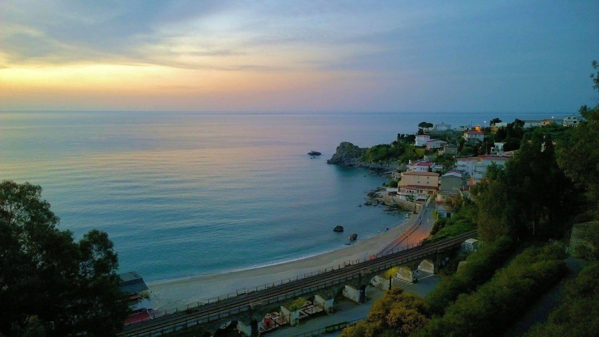 Hotel Club Cala Longa Montauro Екстериор снимка